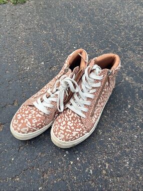 Women's High-Top Sneakers in Terracotta Animal Print